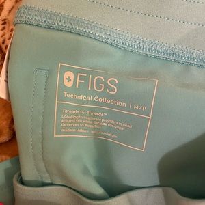 Neon blue figs Livingston